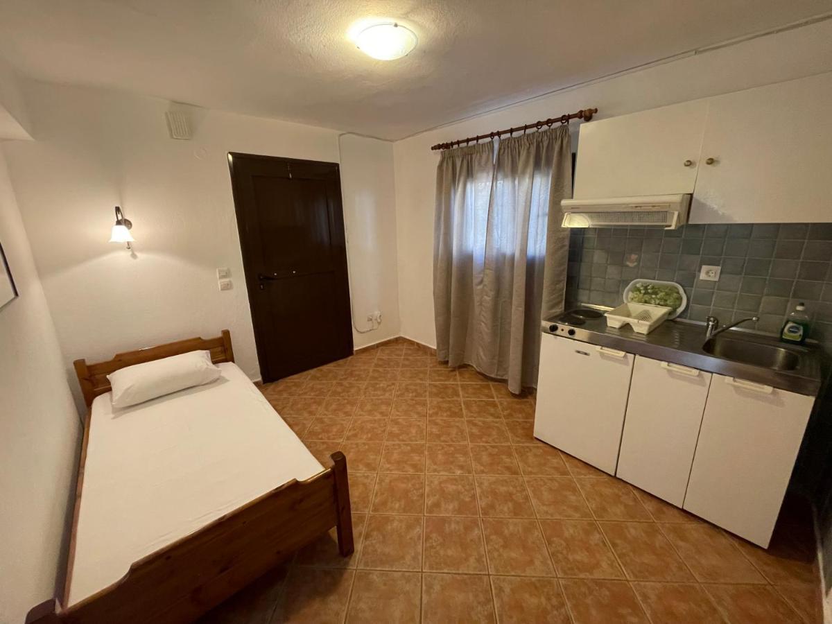 Galazia Akti Seaside Apartments Nikiti  Exterior foto