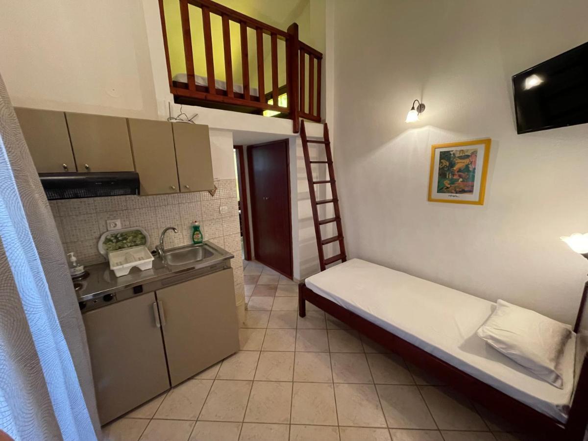Galazia Akti Seaside Apartments Nikiti  Exterior foto