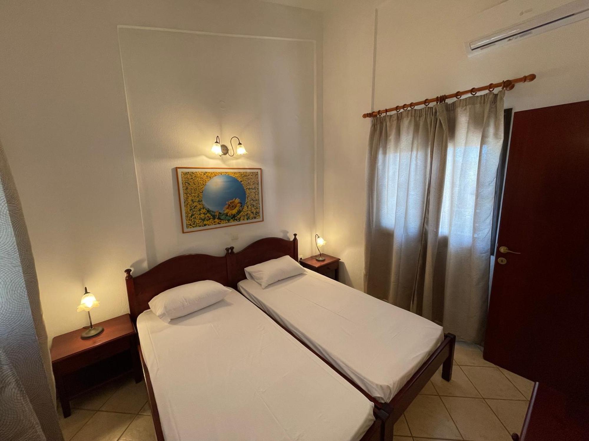 Galazia Akti Seaside Apartments Nikiti  Zimmer foto