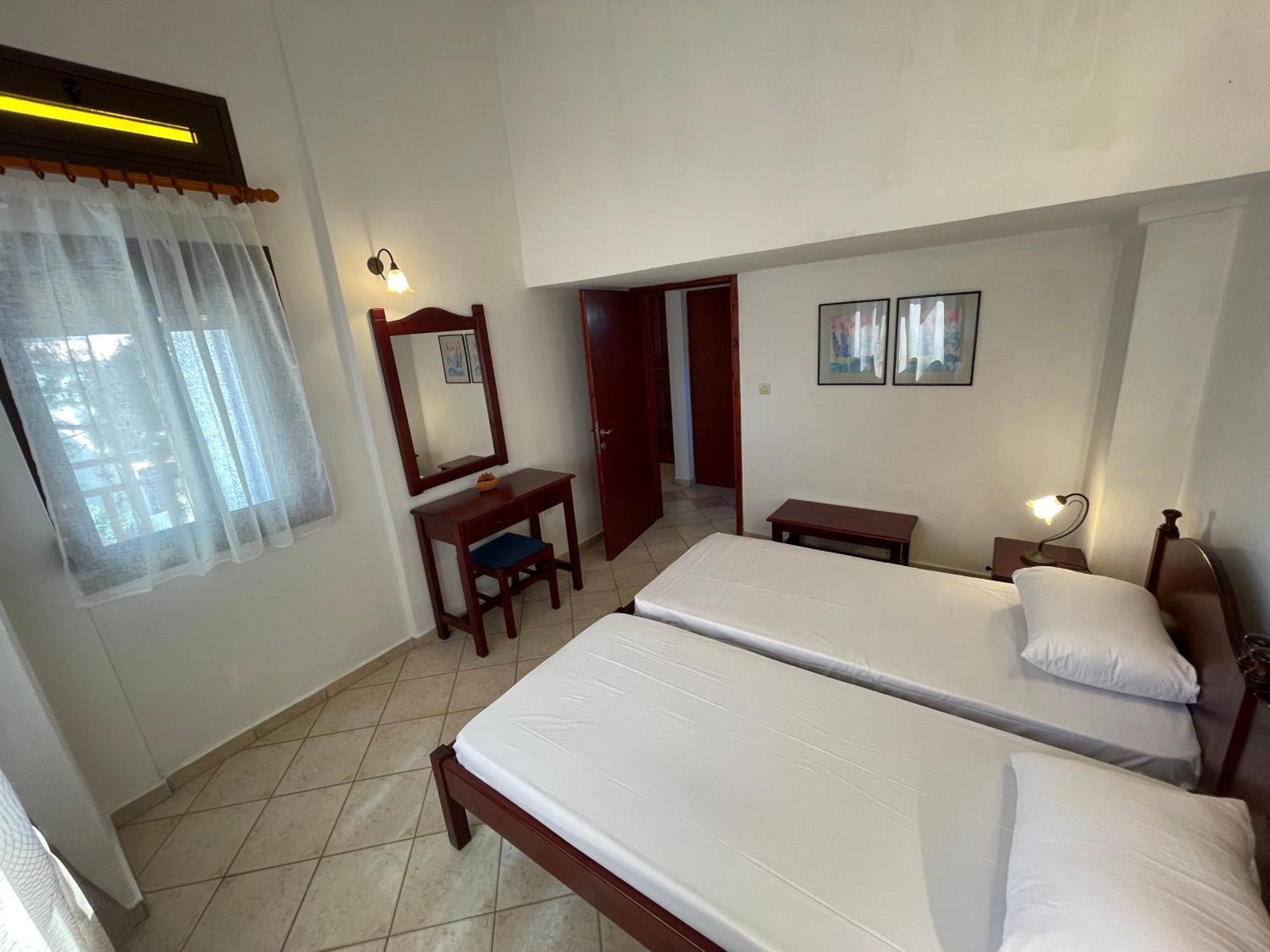 Galazia Akti Seaside Apartments Nikiti  Zimmer foto