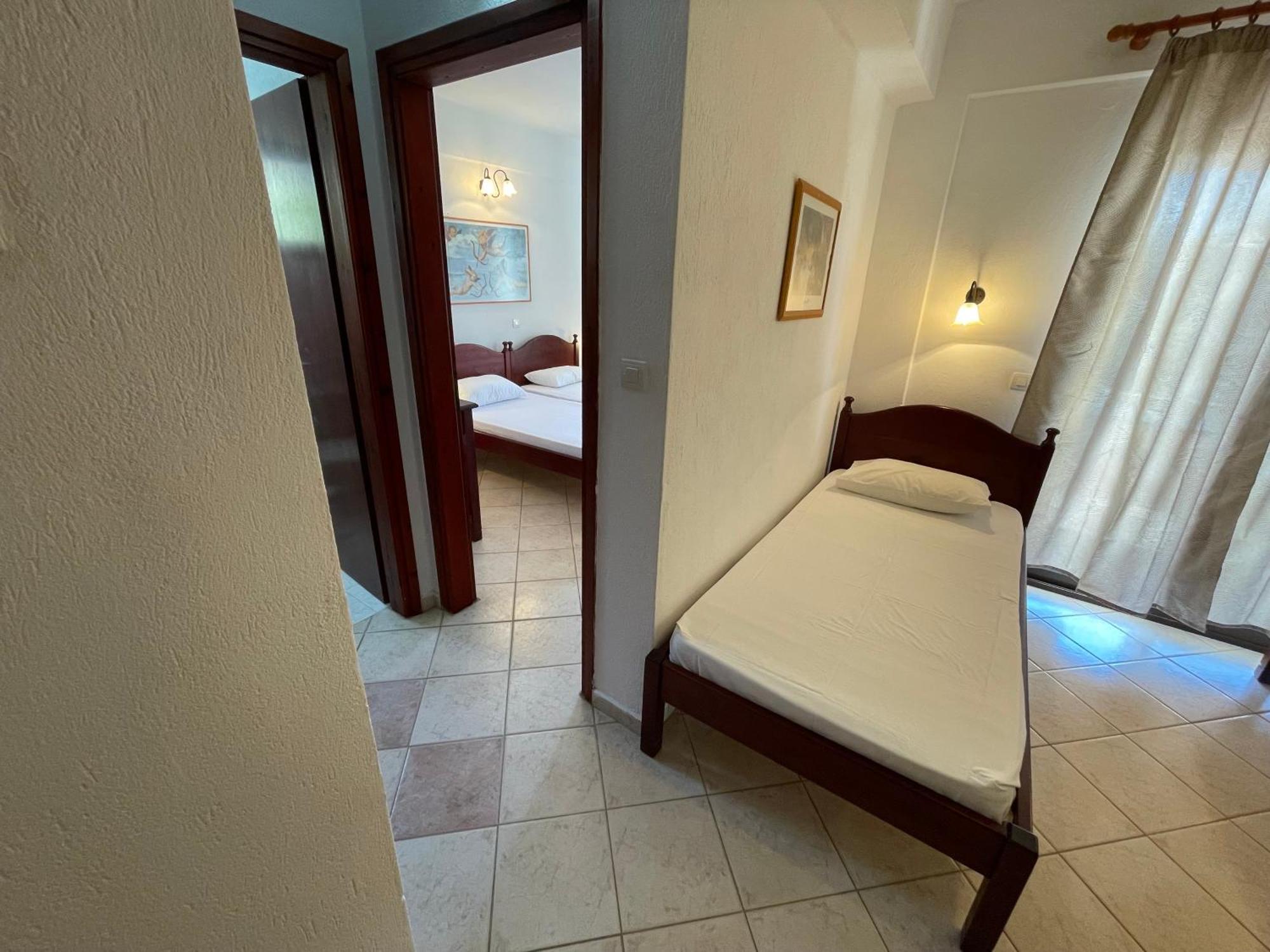Galazia Akti Seaside Apartments Nikiti  Zimmer foto