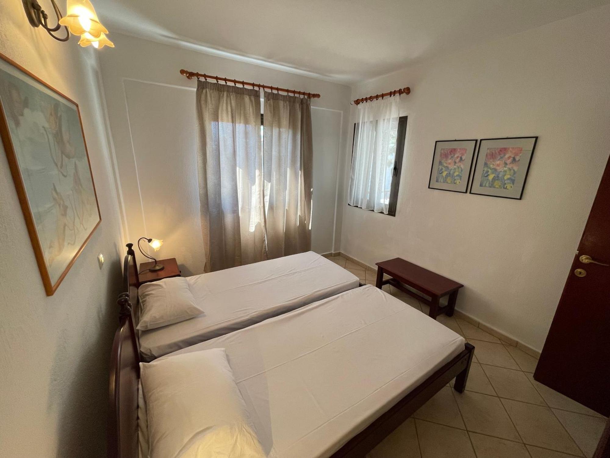 Galazia Akti Seaside Apartments Nikiti  Zimmer foto